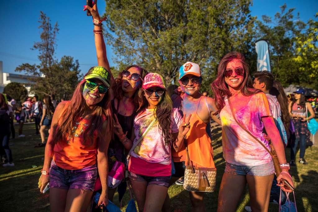 Guía para sobrevivir a Holi Dance of Colours — Chorcha Entertainment