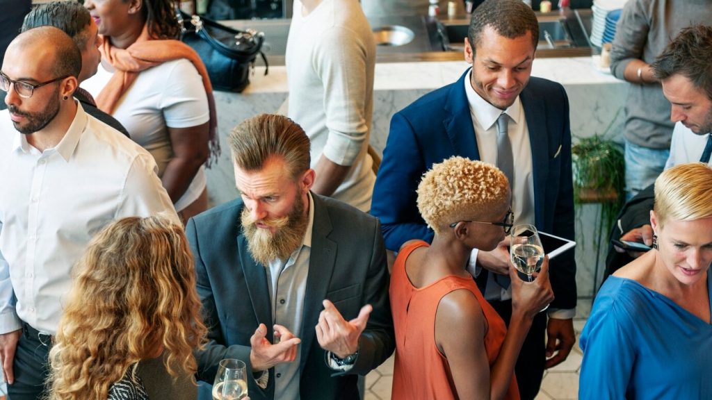 Guía Completa para la Organización de Eventos de Networking Exitosos — Chorcha Entertainment
