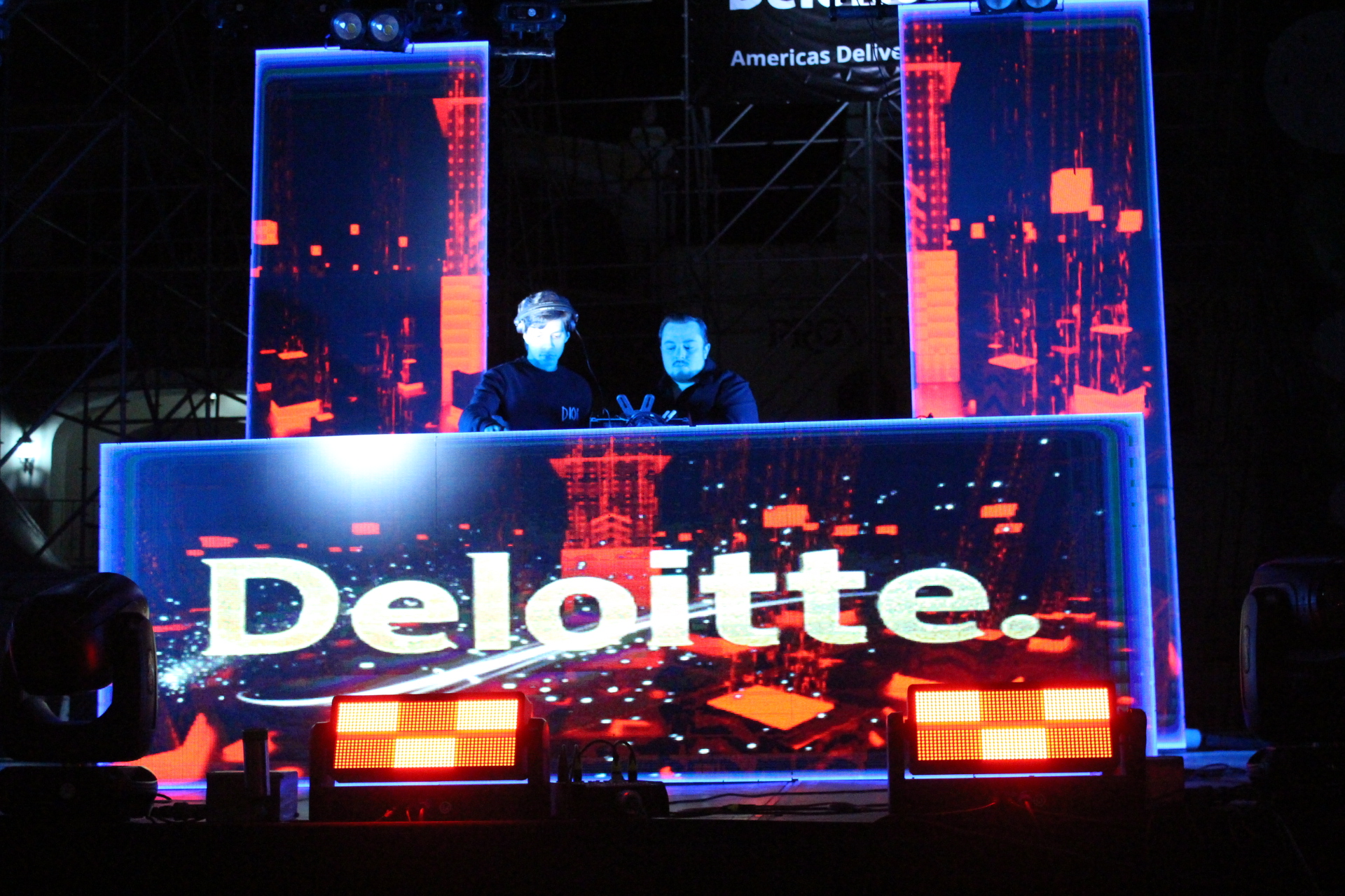 FESTIVAL MUSICA ELECTRONICA DJS NERVO EN DELOITTE ADMX