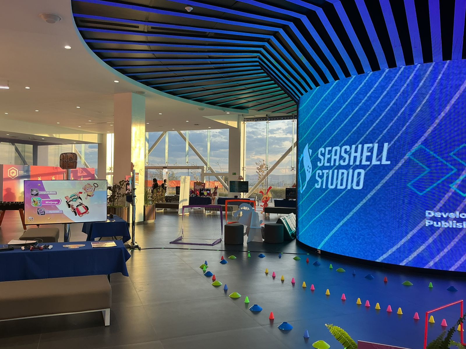 LANZAMIENTO DE VIDEOJUEGO "SEASHELL STUDIO"