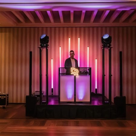 renta de DJ profesional con audio e iluminación para eventos